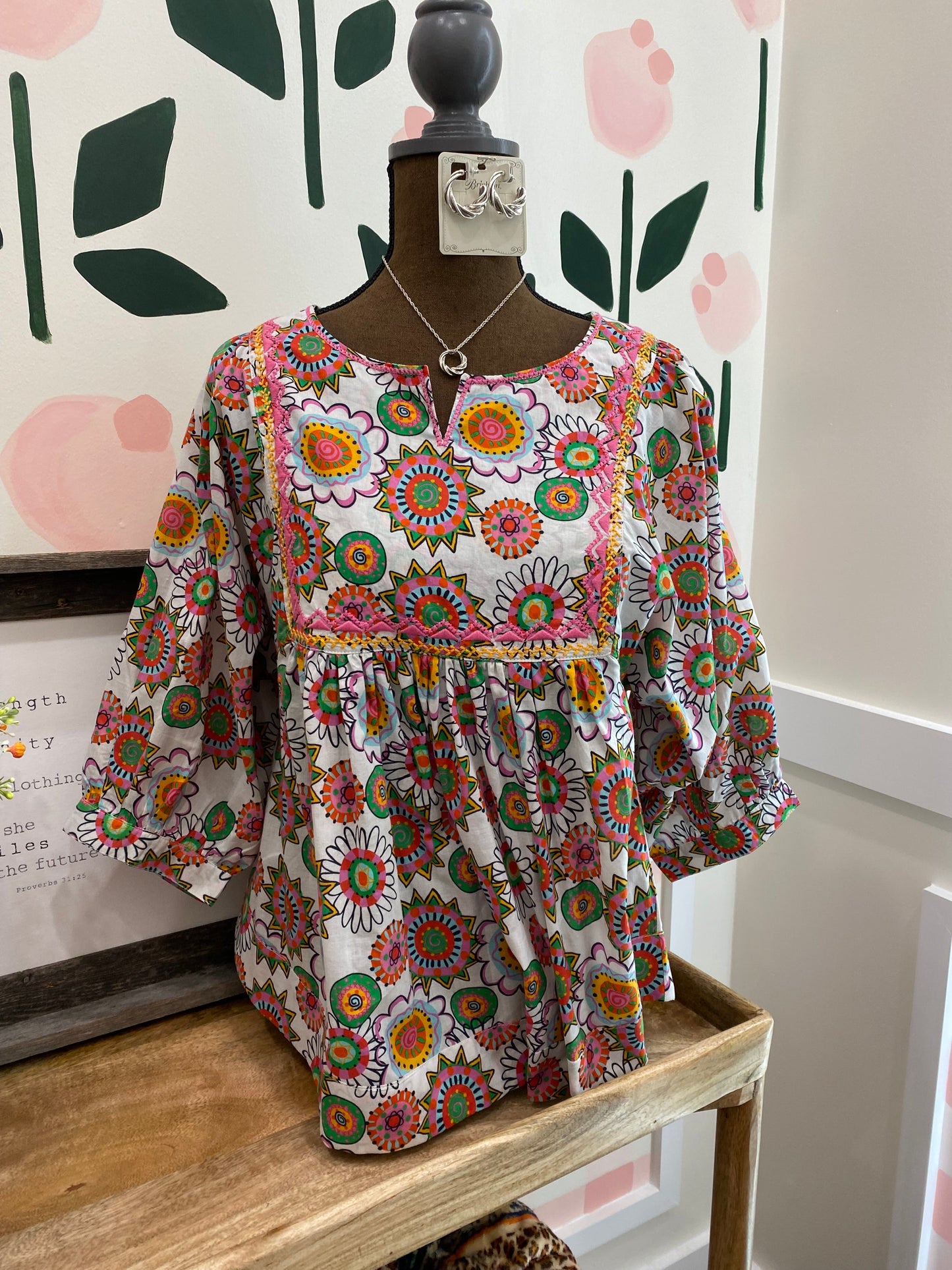 Abundant colors top