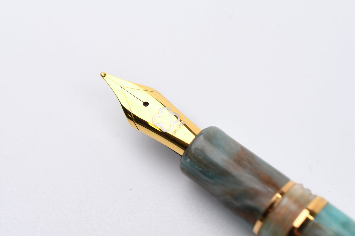 Esterbrook Estie Diamondcast Fountain Pen - Avalanche - Limited Edition