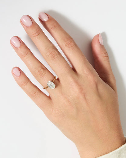 2.15 Oval Lab Diamond in Whisper Thin®