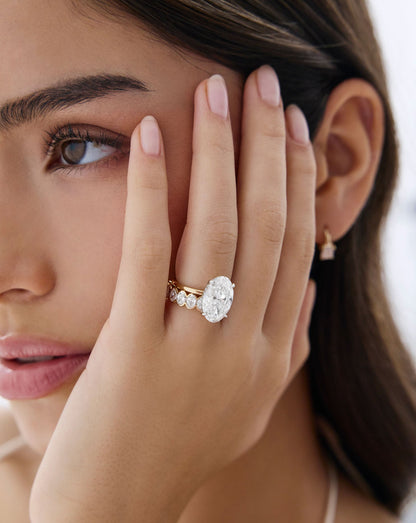 4.66 Oval Lab Diamond in Whisper Thin®