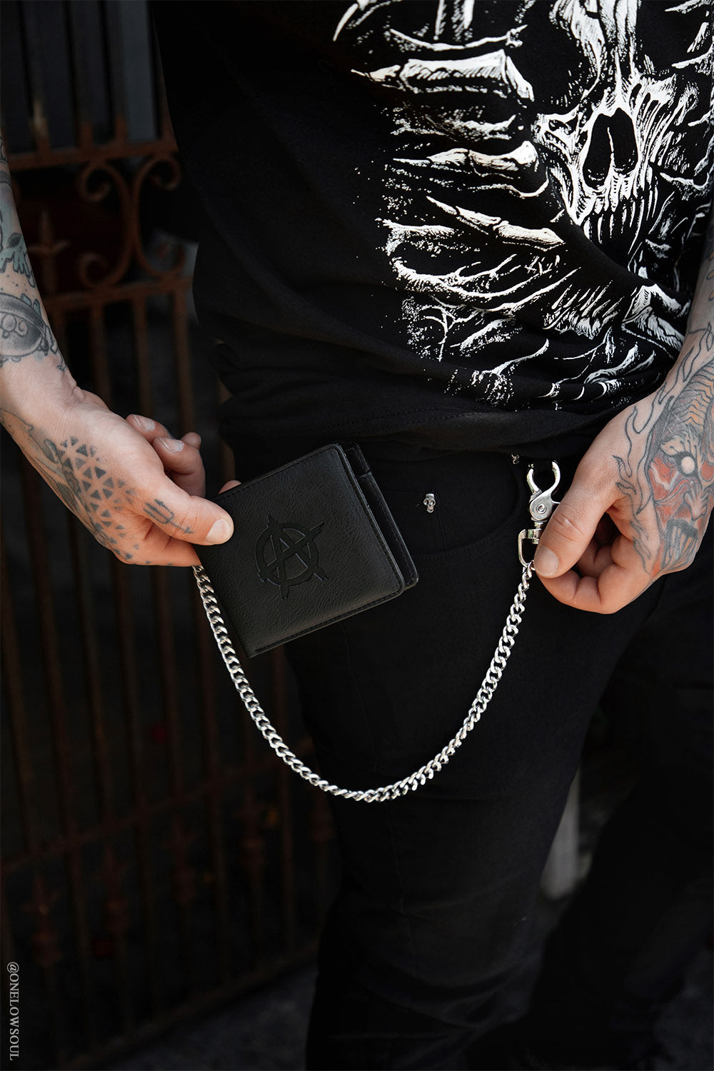 Anarchy Emboss Bifold Wallet w/ Chain